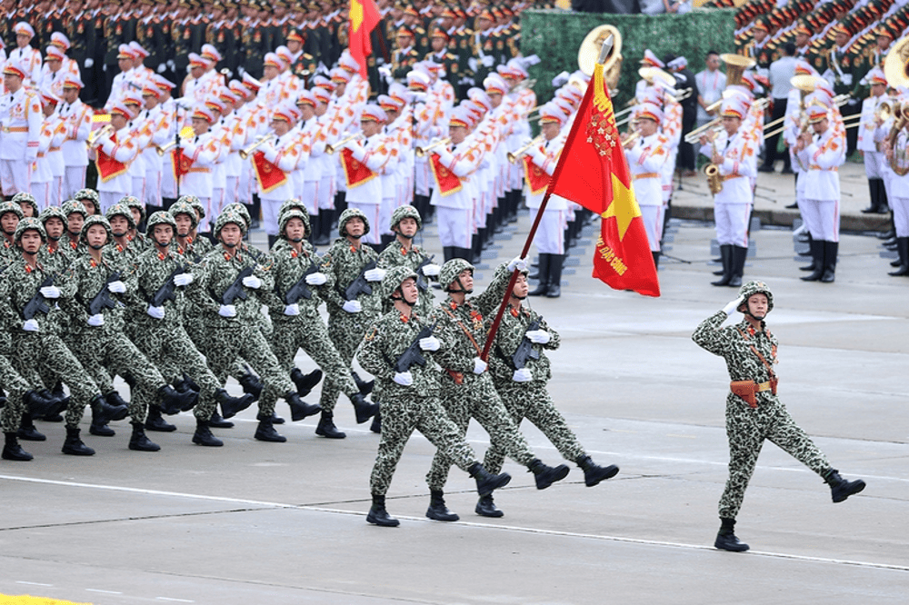 Hình ảnh quân phục của Khối Nam chiến sĩ Phòng hóa cũng khiến mọi người tò mò về khối quân này (Nguồn: Thông tin Chính phủ)